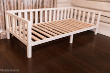 Toddler Bed on Legs (without Front Railing)